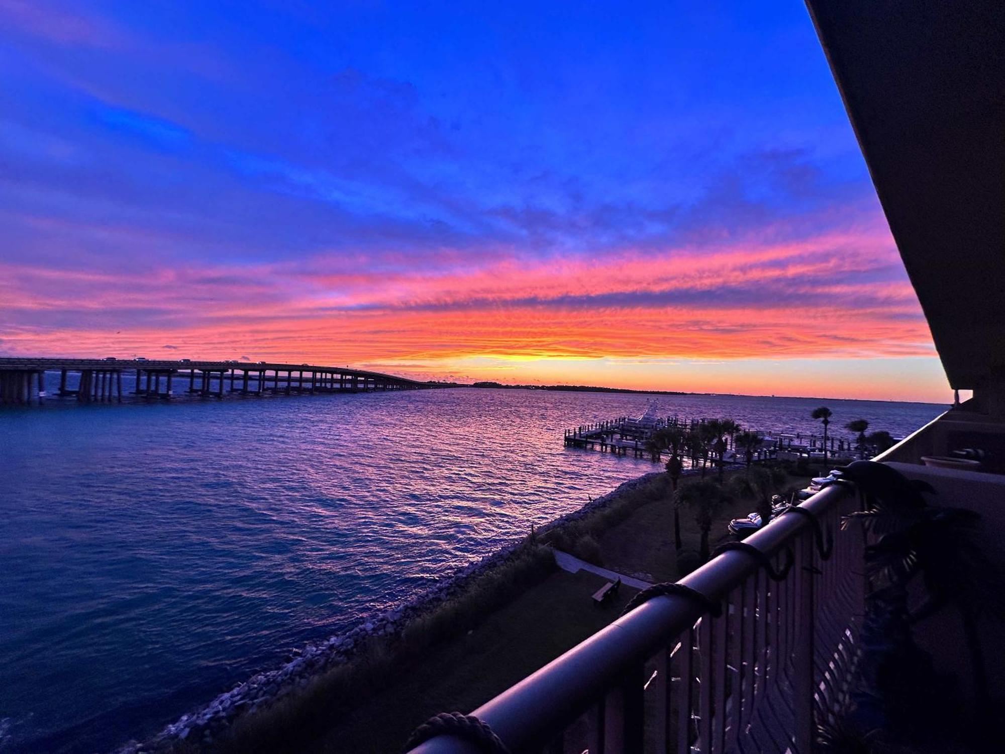 5 Star Resort 11Th Fl Stunning Sunrise 2Br 2Ba King Suite,Pools ,Shuttle Or Walk To Beach Destin Kültér fotó